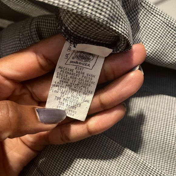 Vintage high waist pleated plaid skirt! Black and white. Size 5/6. - Picture 6 of 7